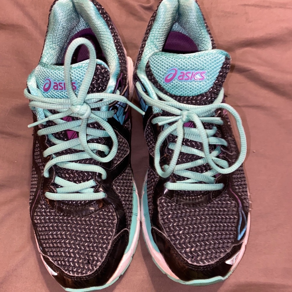 ASICS! - Picture 2 of 3